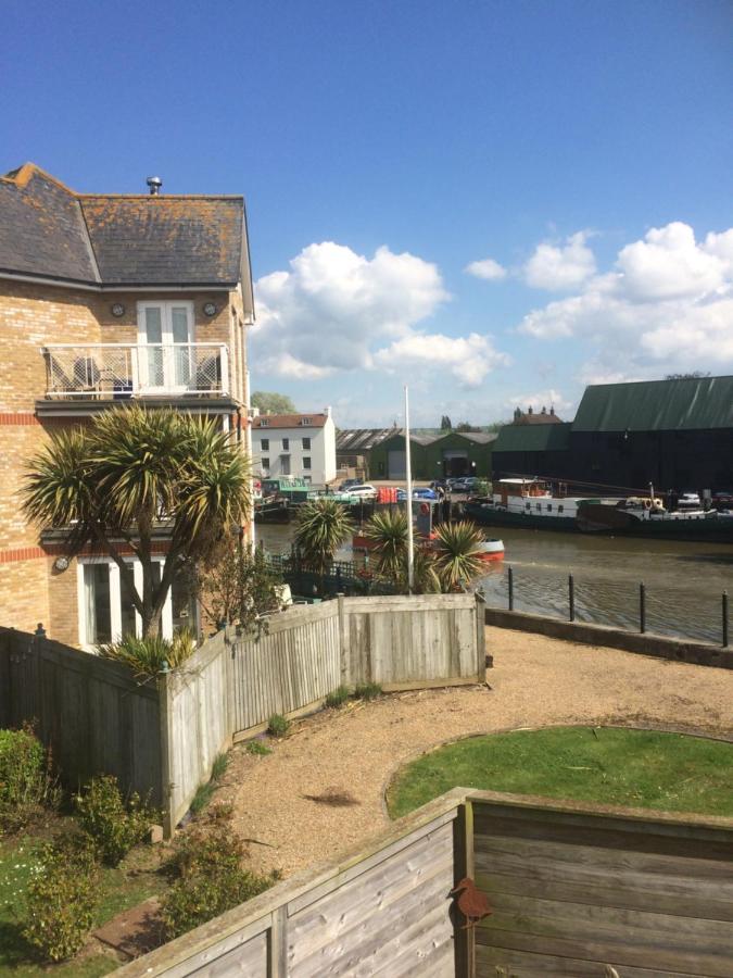 Faversham Creekside Bed And Breakfast Exterior photo