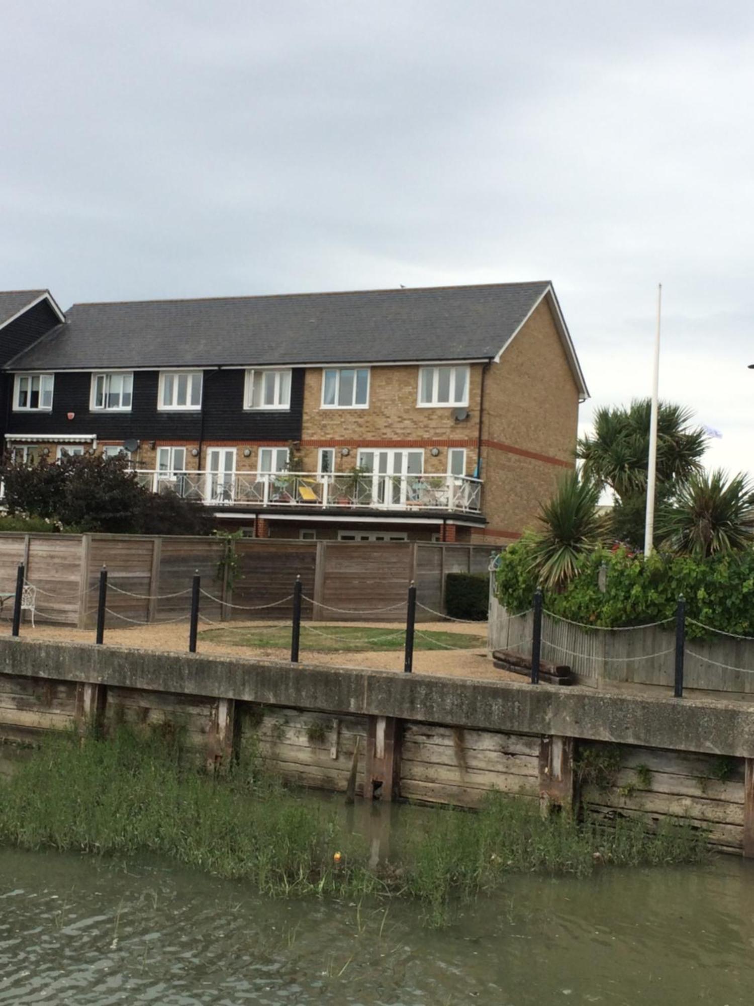 Faversham Creekside Bed And Breakfast Exterior photo
