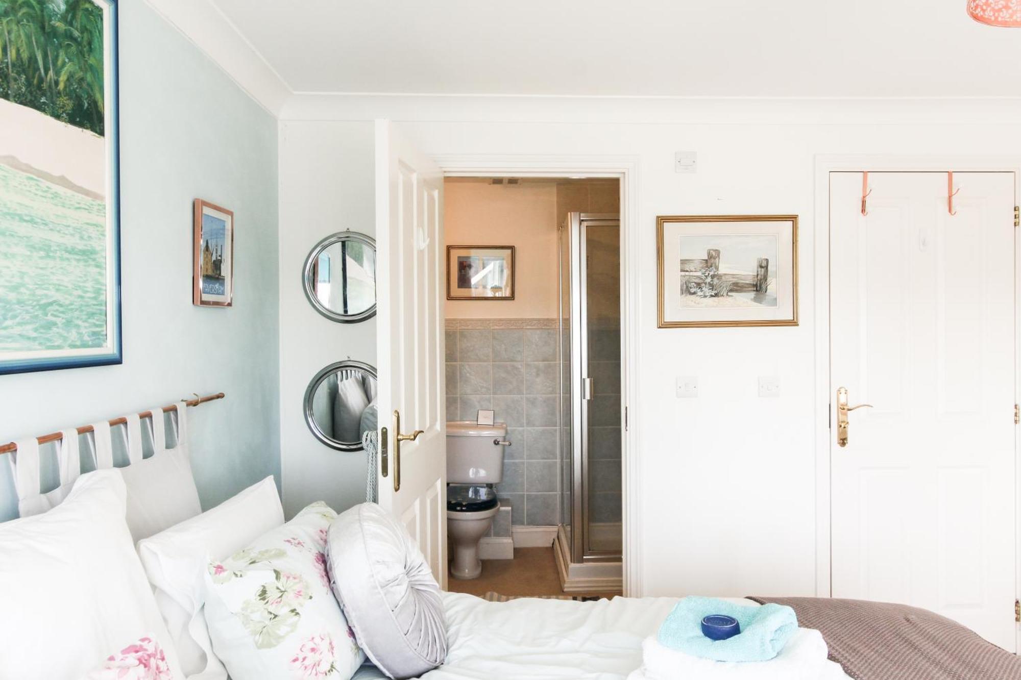 Faversham Creekside Bed And Breakfast Exterior photo